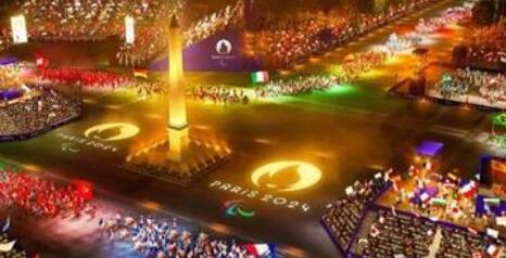 巴黎奥运倒计时100天：法国代表团开幕式礼服亮相